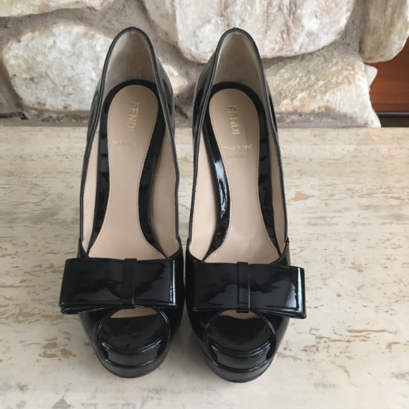 Fendi Shoes - Fendi Bow heels Size 38